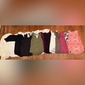 Women’s tops- lot of 18 XS/S